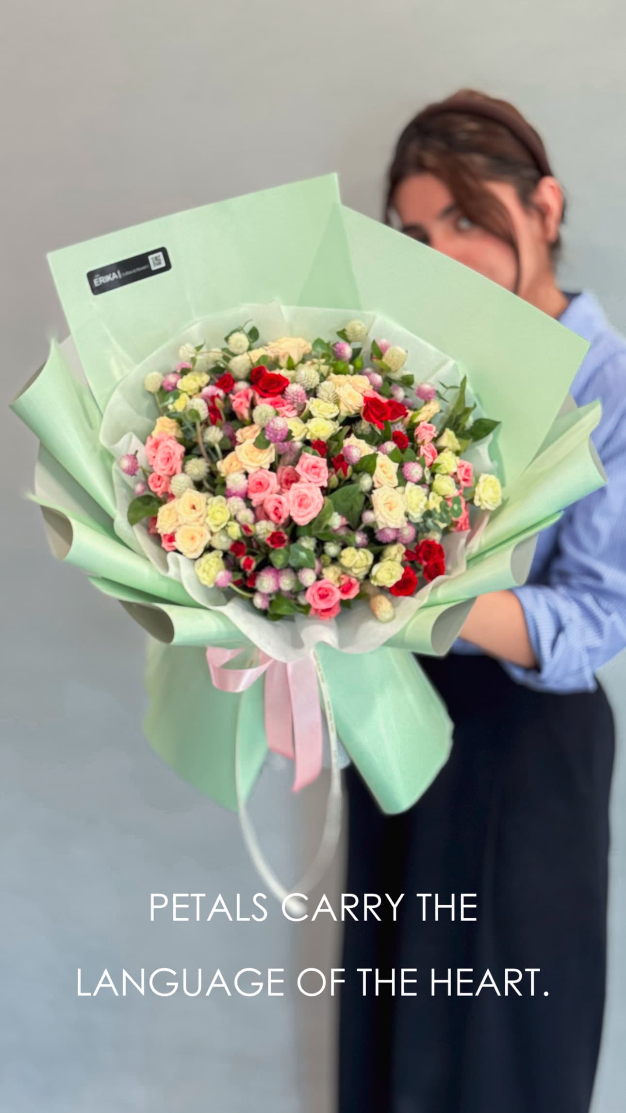 دسته گل رز مینیاتوری ‌ دکمه ای