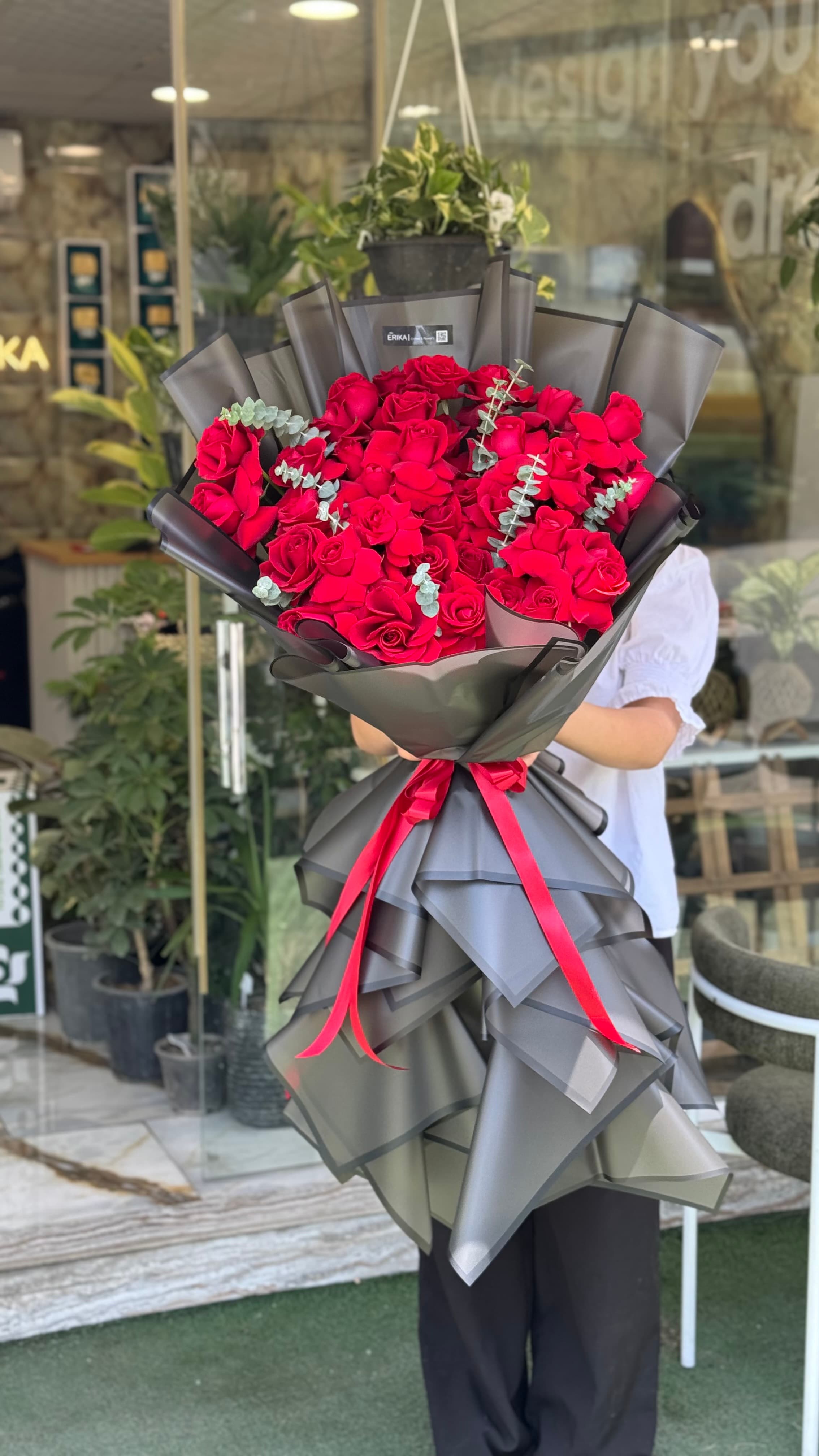 دسته گل ۴۰ شاخه ای رز قرمز