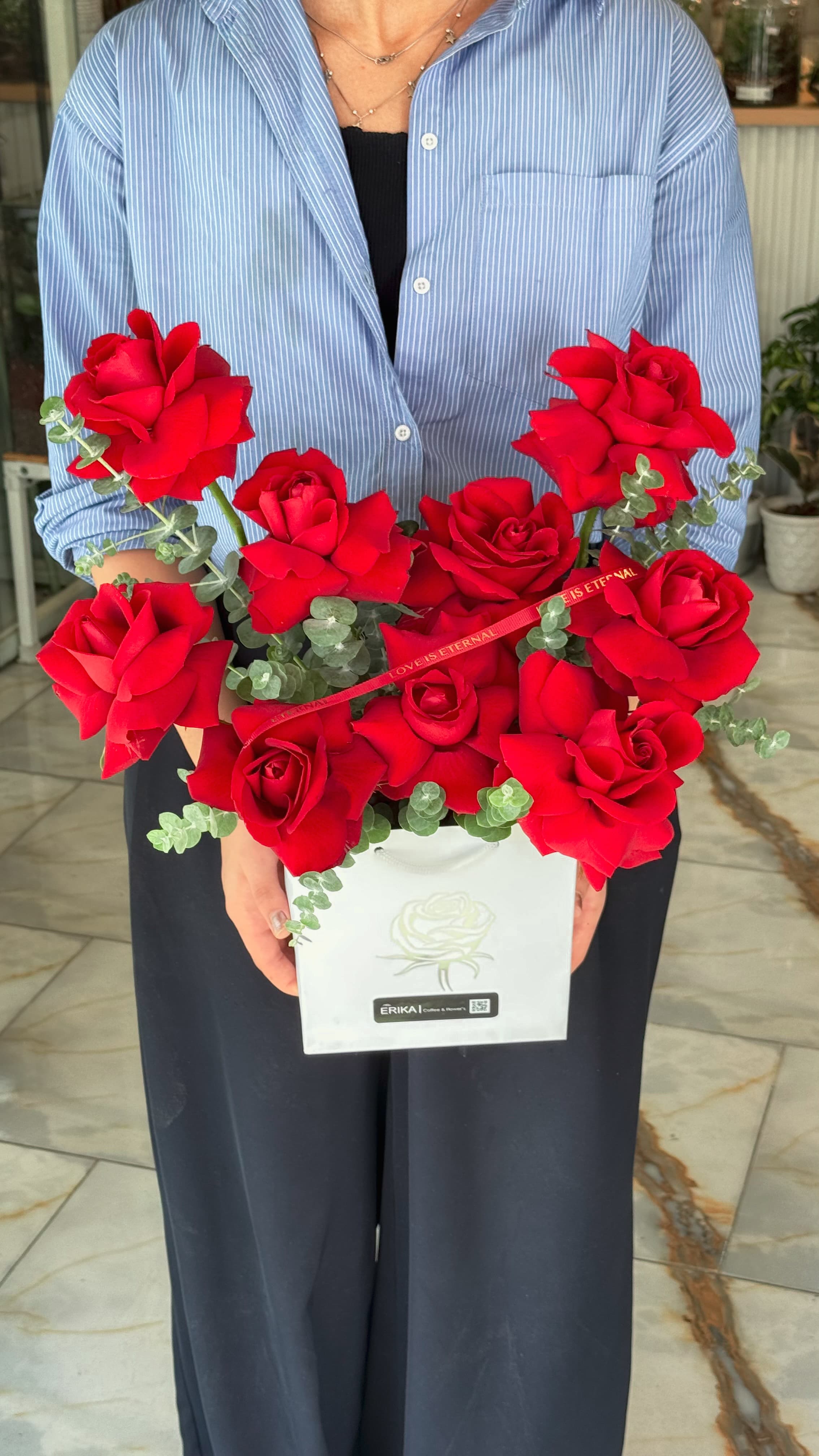 باکس گل رز مینیمال