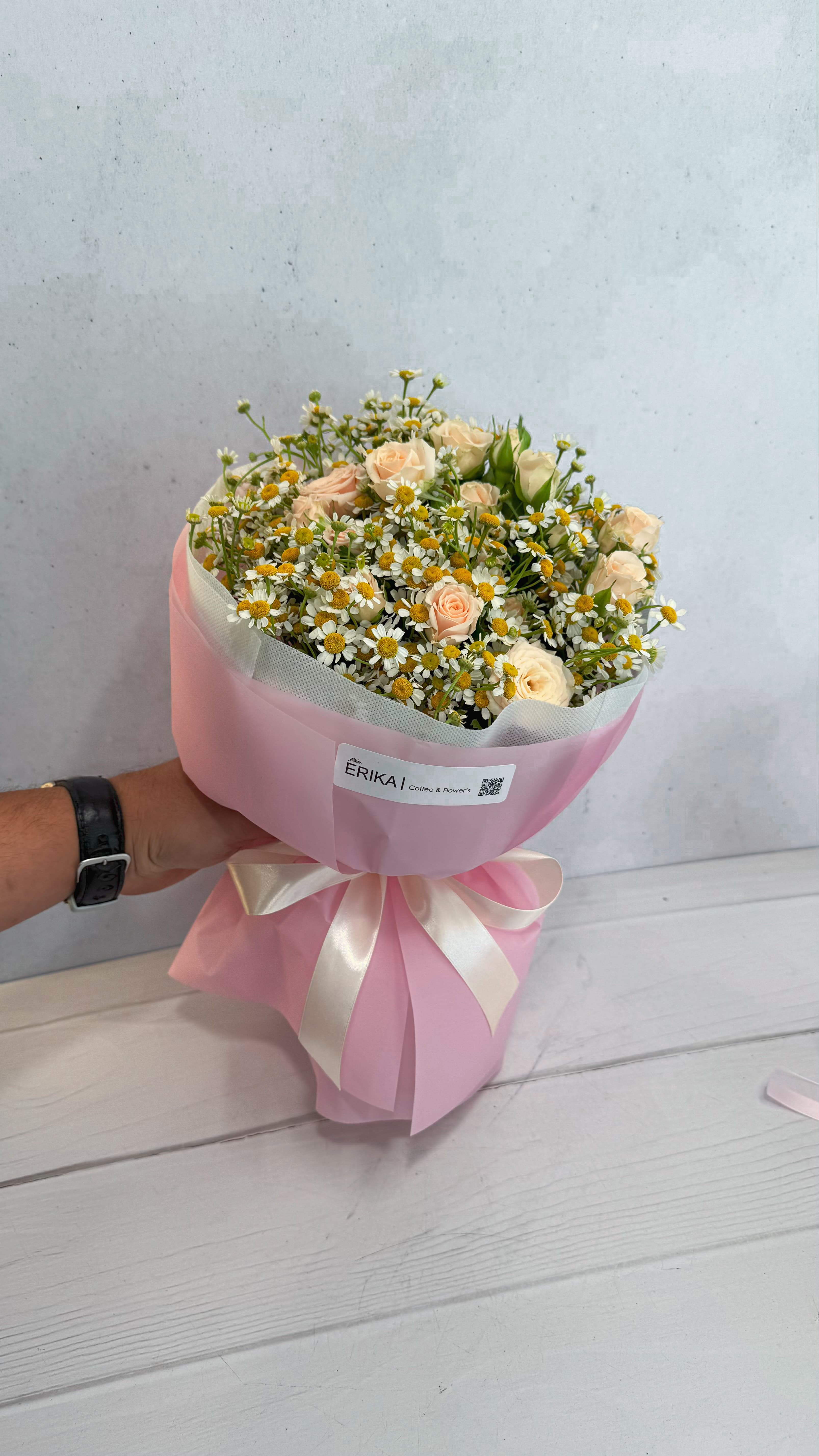 دسته گل بابونه و رز مینیاتوری